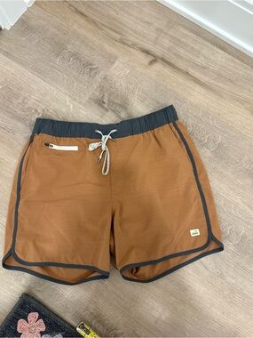 Vuori Men's Athletic Shorts